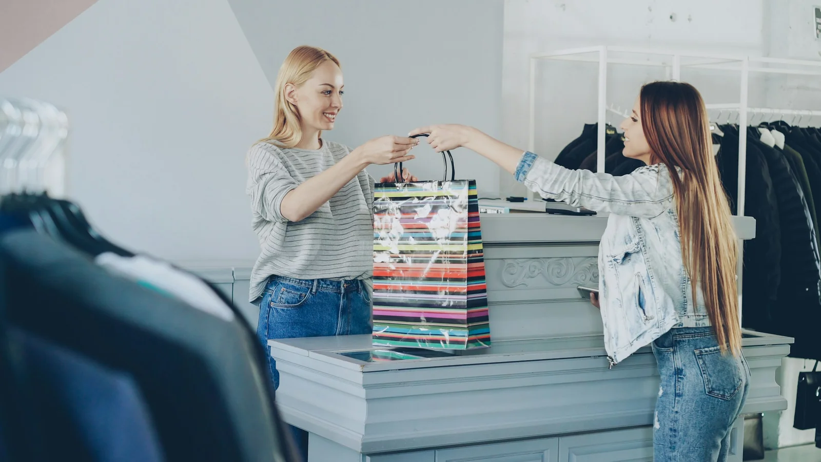 7 Cara Membuat Pelanggan Repeat Order