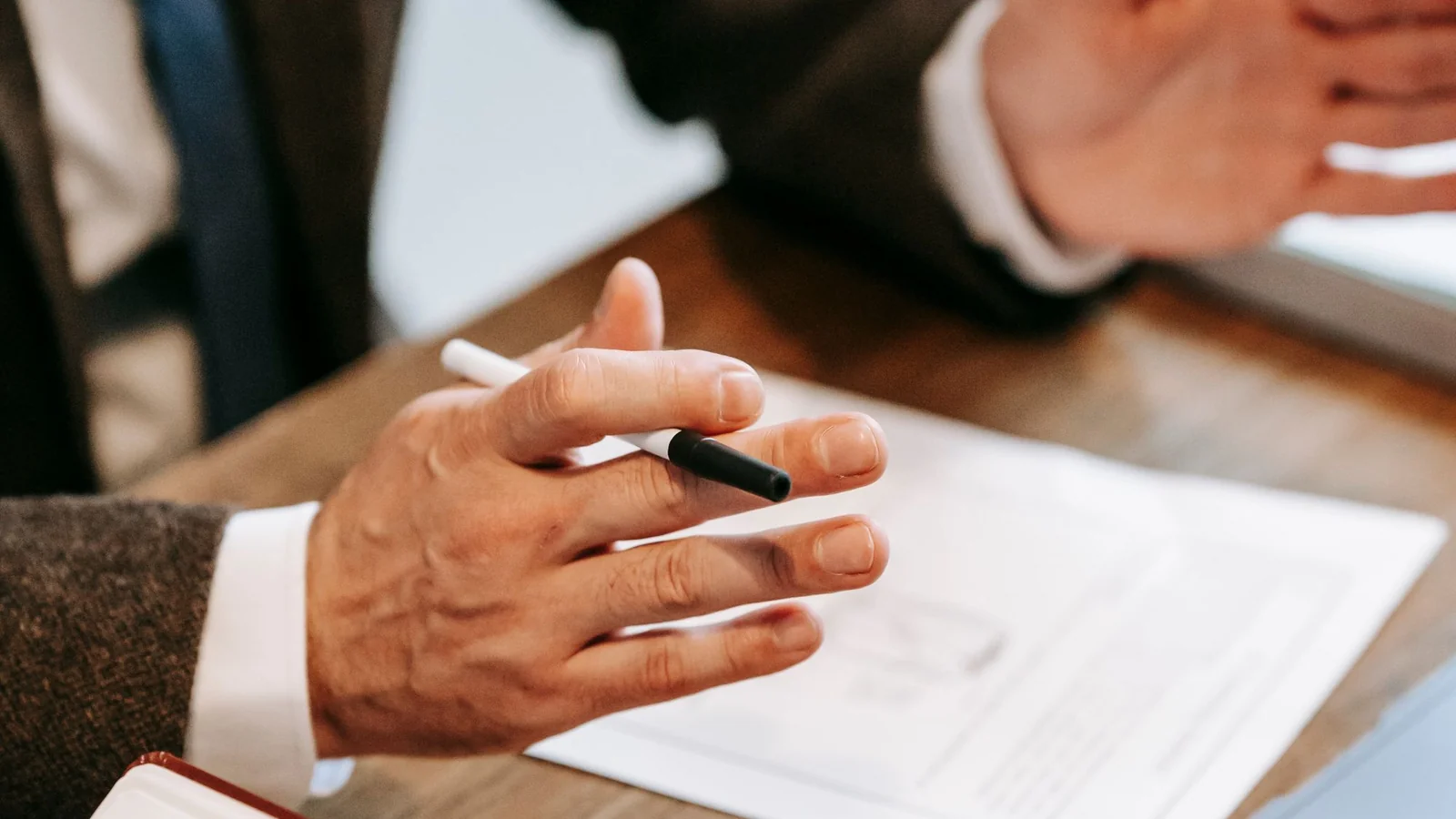 Website B2B vs B2C — Bedanya Apa dan Mana yang Lebih Untung?
